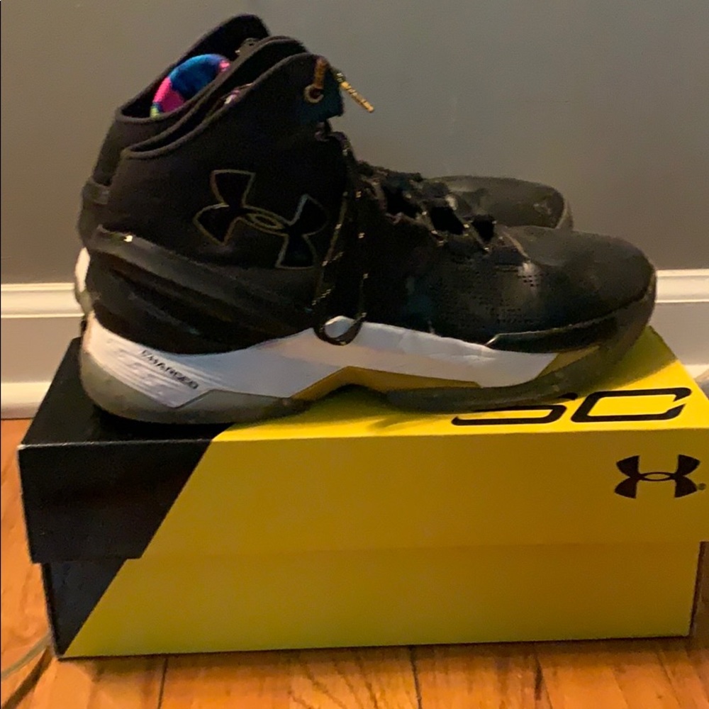 Curry 2 LE